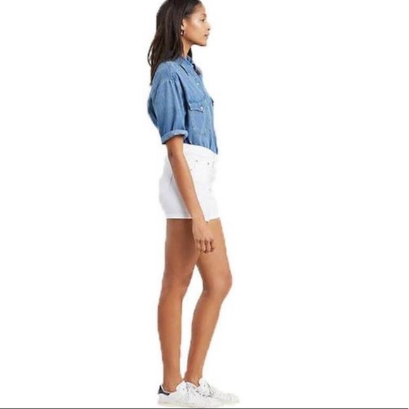 Levi’s Distressed Mid Rise White Denim Jean Short - Picture 2 of 12